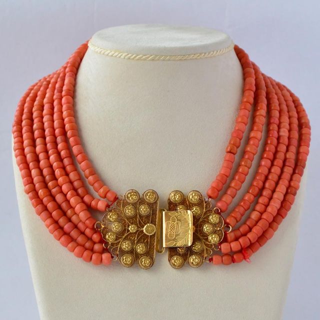 Antiek bloedkoraal collier