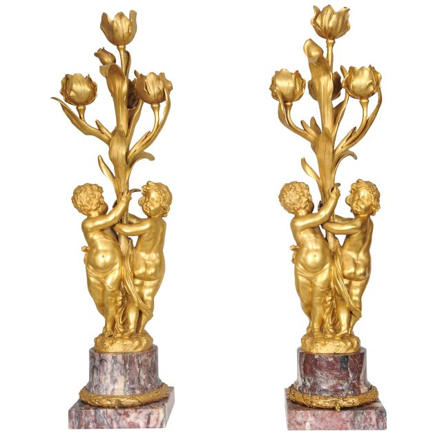 Ein Paar großer vergoldeter Bronze- und Marmorfigurenlampen, zugeschrieben an E.F. Caldwell, um 1900.