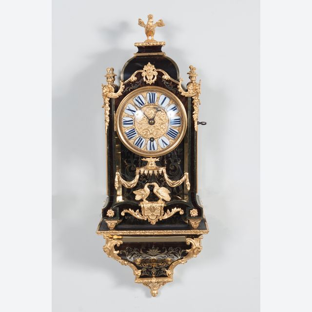Petite horloge de table décorative incrustée de Boulle de style Louis XIV, vers 1720