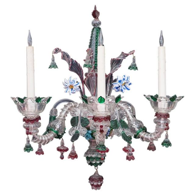 Eine einzelne dekorative dreiflammige Murano-Wandlampe mit drei Lichtern, ca. 1900.