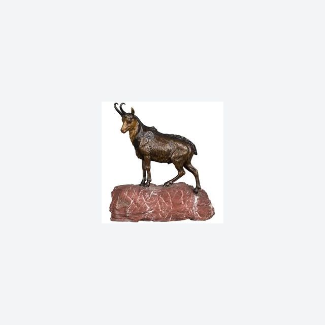 Eine Wiener Bronze-Figur einer Gebirgsziege