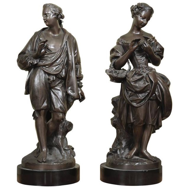 Une élégante paire de figures en bronze d'un couple, vers 1880.