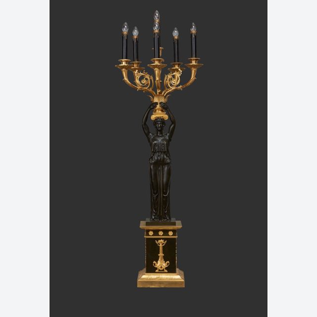 Ein einzelner französischer „Empire“-Lampenständer (für Elektrizität geeignet), um 1810.