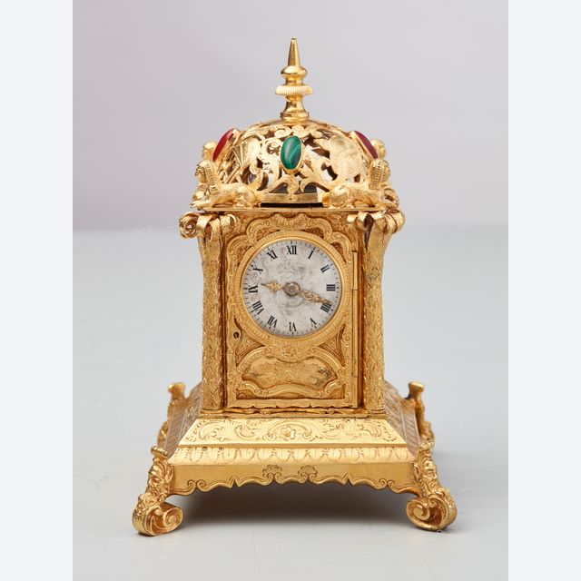 Une importante petite horloge de voyage "tabernacle" anglaise par Emanuel Brothers, vers 1860