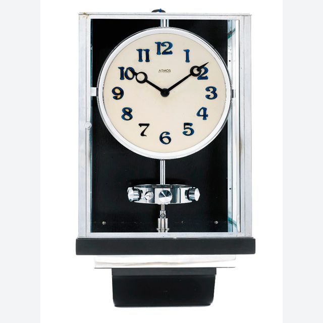 W35 Grote nikkelen Art Deco JL Reutter Drie-Glazen Atmos wandklok.