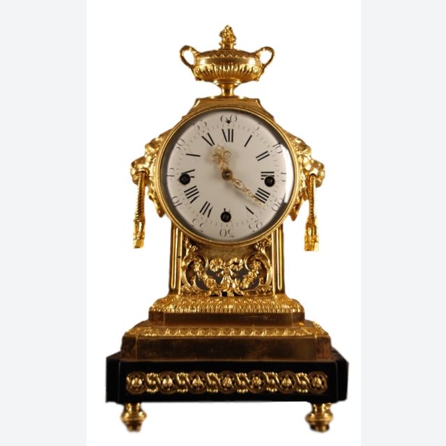 M59 Louis XVI Kaminuhr mit Petite Sonnerie-Schlagwerk