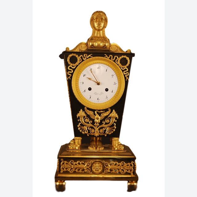M21 Ormolu und Patinierte Bronze Kaminuhr