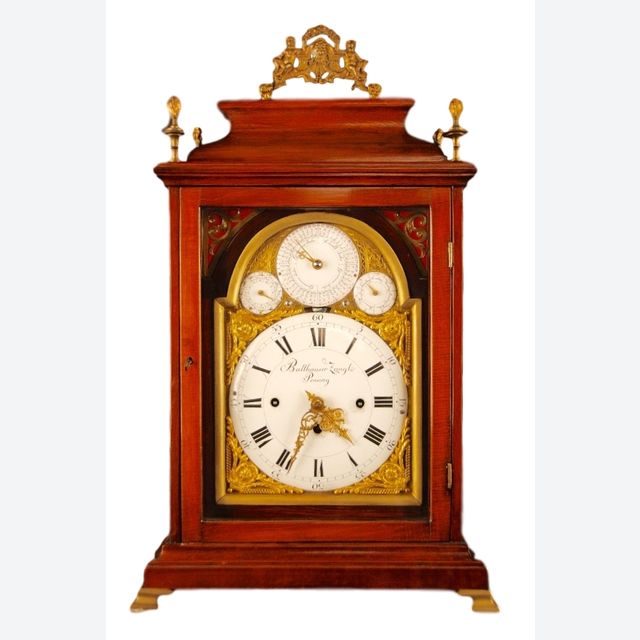 BR11 Bracket clock with perpetual calendar