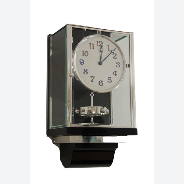 W41 Grote Art Deco JL Reutter Drie-Glazen Atmos wandklok.