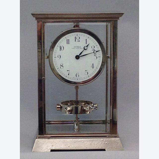 M218 Nikkelen art deco stijl J.L. Reutter Atmos vier glazen Atmos klok, hoge uitvoering