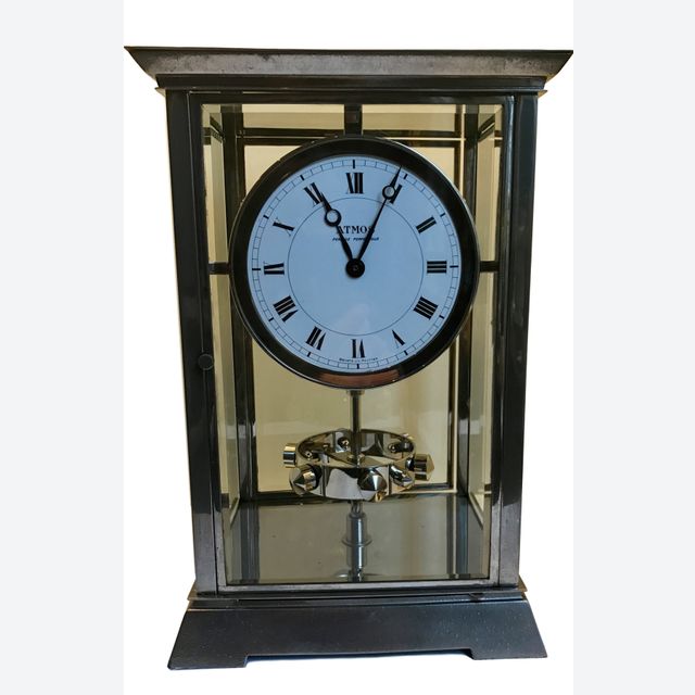 M226 Nikkelen art deco stijl J.L. Reutter Atmos vier glazen Atmos klok, hoge uitvoering