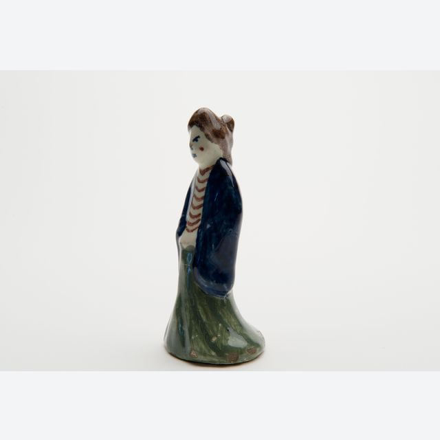 Een Polychroom Delfts Aardewerk Figuur van een Orientaalse Dame