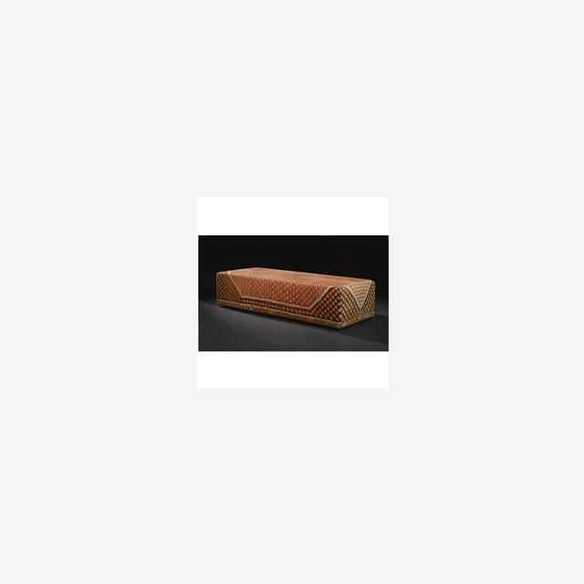 Een Hassock met Kelim Bekleed