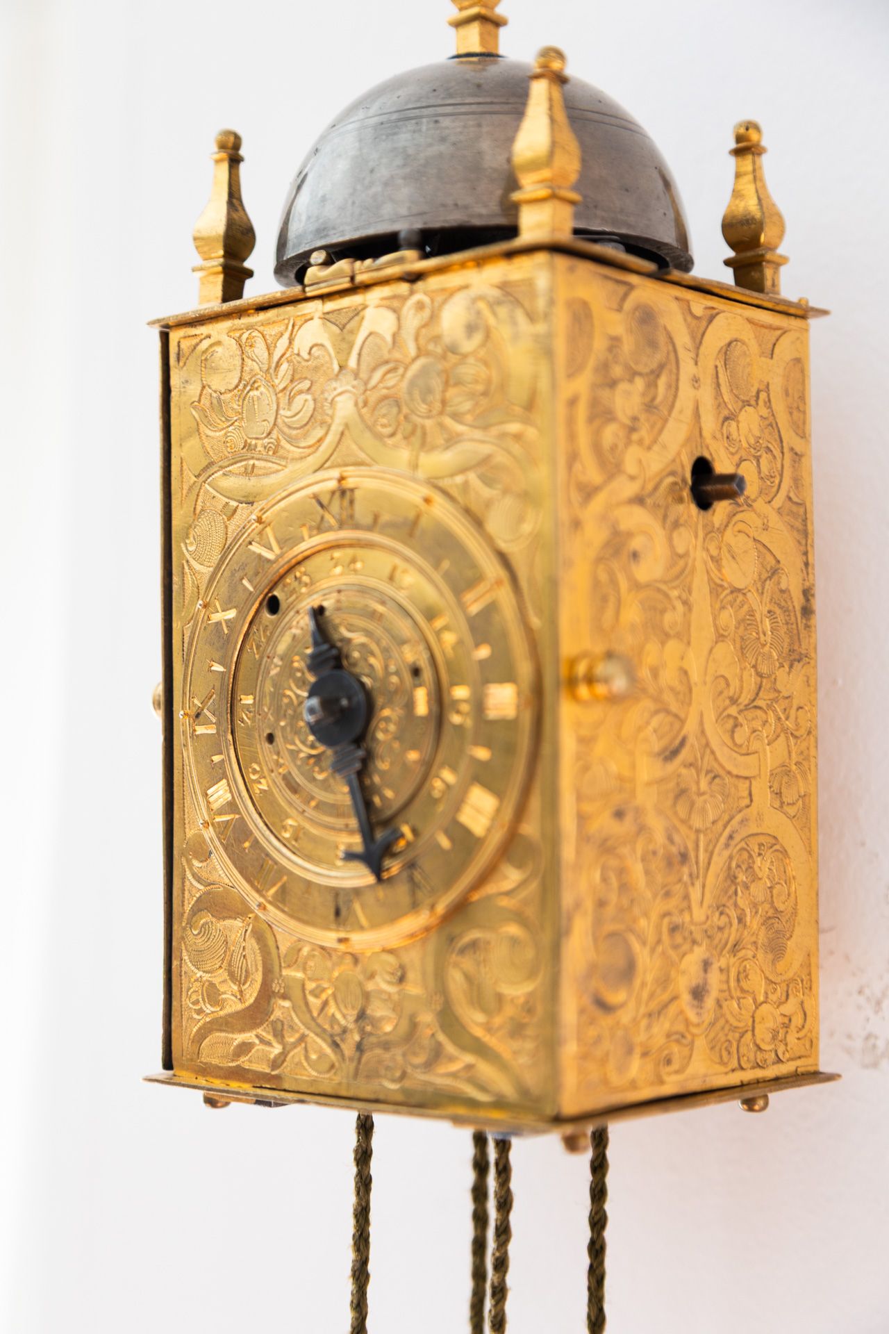 Een uniek miniatuur renaissance wandklokje, Zuid Duits, ca. 1600.