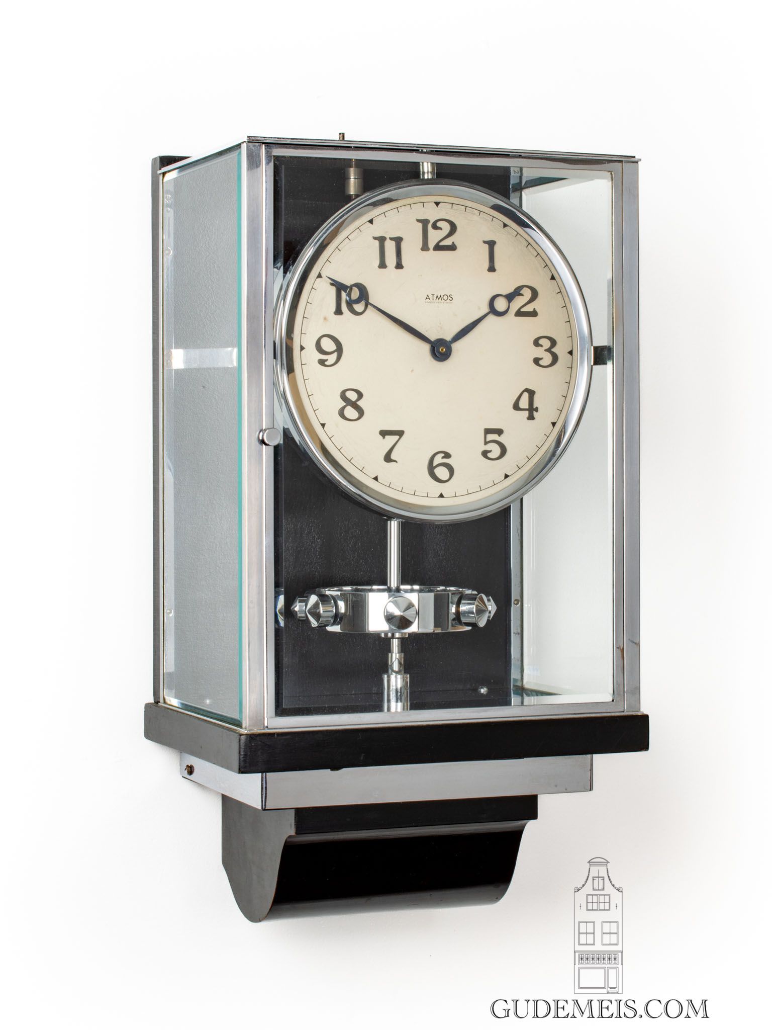 A French Art Deco Reutter patent wall atmos clock RM1, circa 1934.