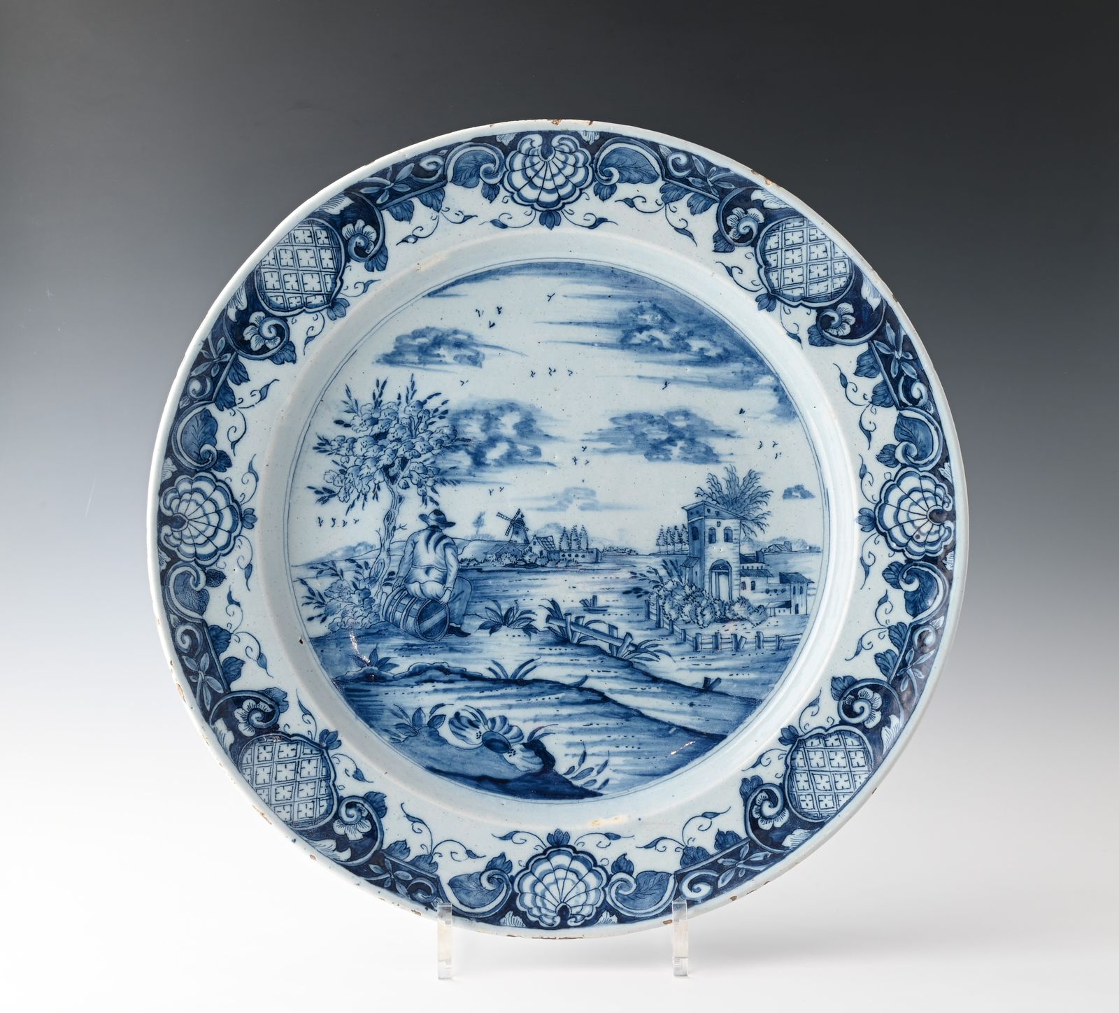 A beautiful Delftware dish