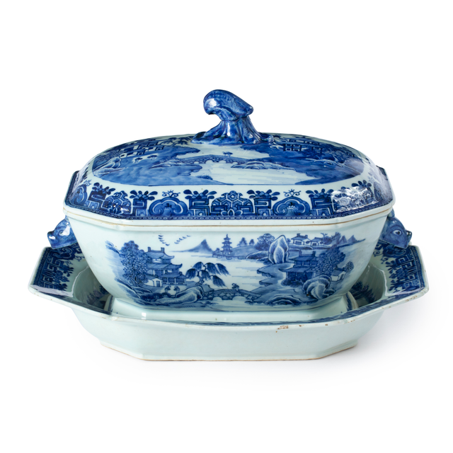 A Qainlong Tureen
