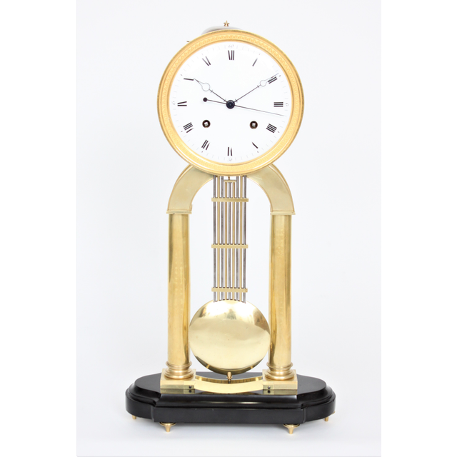 Een grote messing skeletregulateur attr. Hubert Sarton, circa 1820.