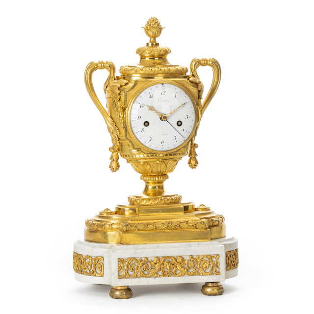 Eine große französische Louis XVI vergoldete Bronzevasenuhr, Osmond und Tavernier A Paris, um 1770.