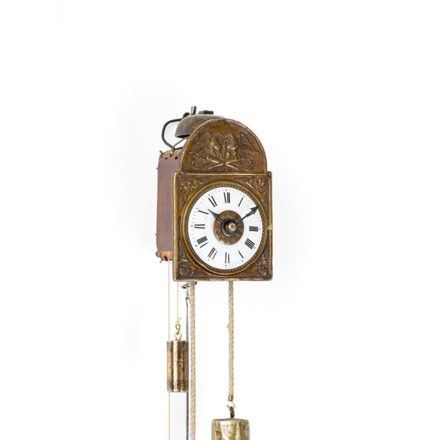 Une petite horloge murale miniature allemande du Sud "Sorg" avec réveil, vers 1840.