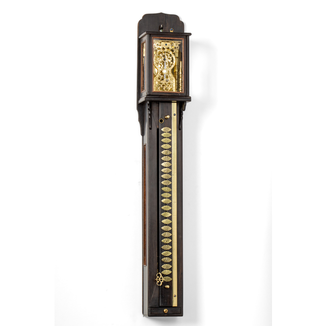 Une horloge murale japonaise "shaku dokei" avec carillon, vers 1850.