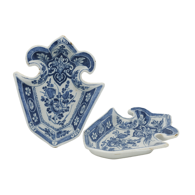 Pair of Dutch Delft Fleur-de-Lys Sweetmeat Dishes