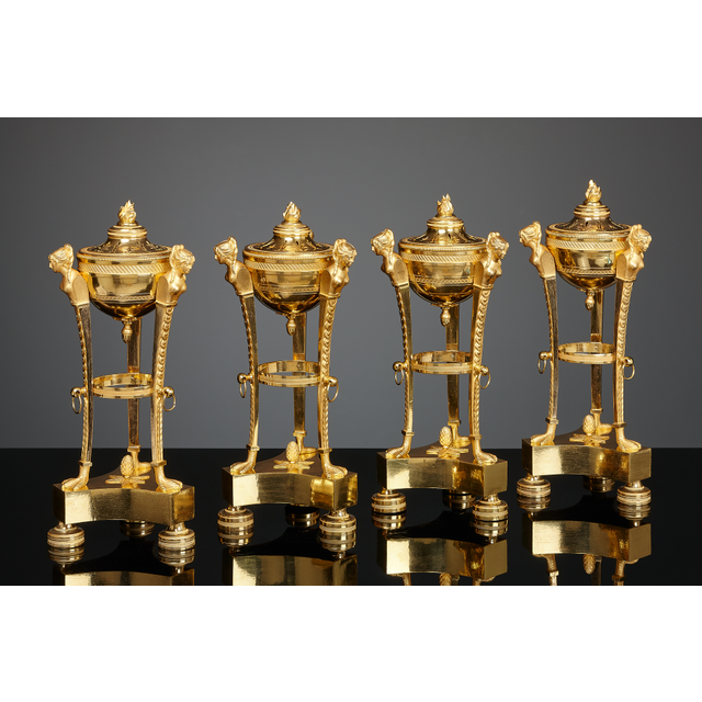 Vier Franse Empire cassolettes