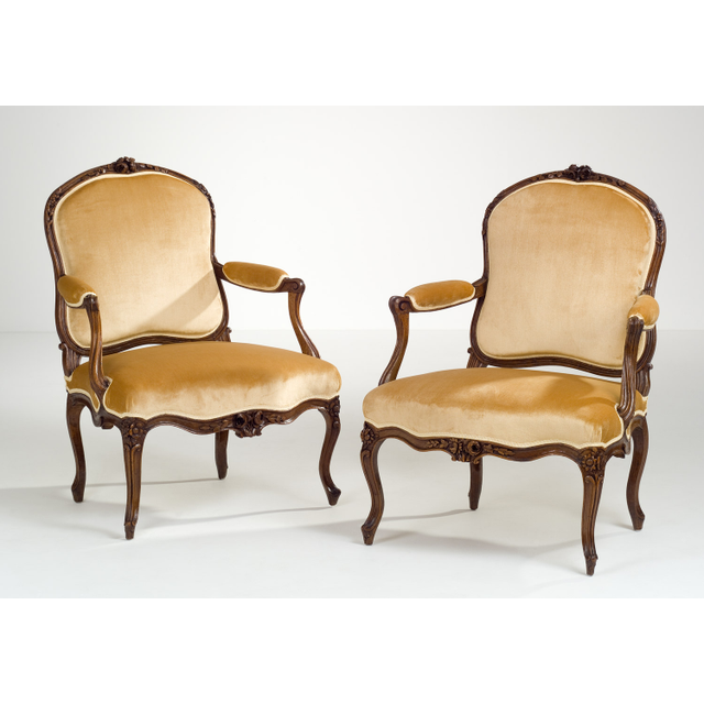 Pair of French Louis XV Armchairs à la Reine