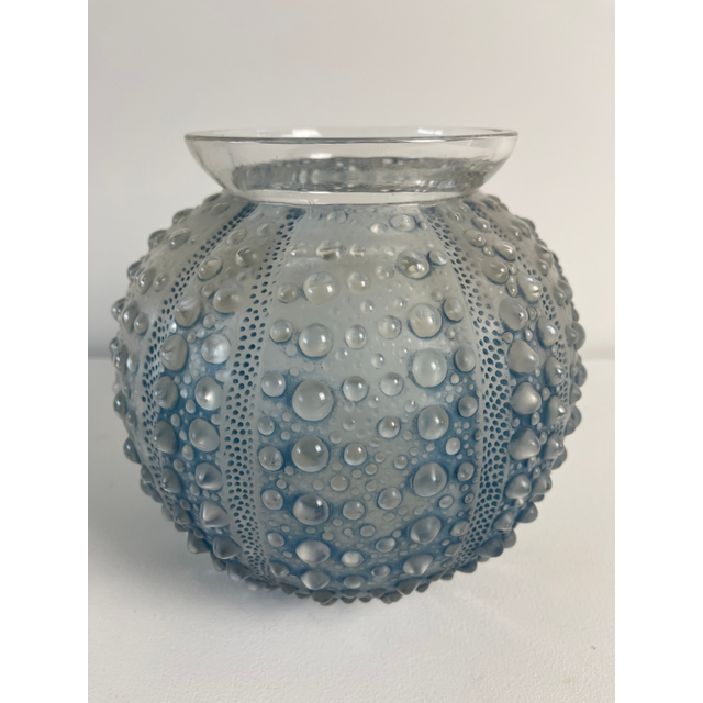 R. Lalique (France 1860-1945), Oursin glass vase model 10-288