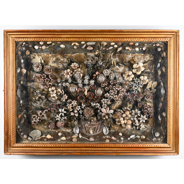 Viewing cabinet with flower basket of all kinds of shells