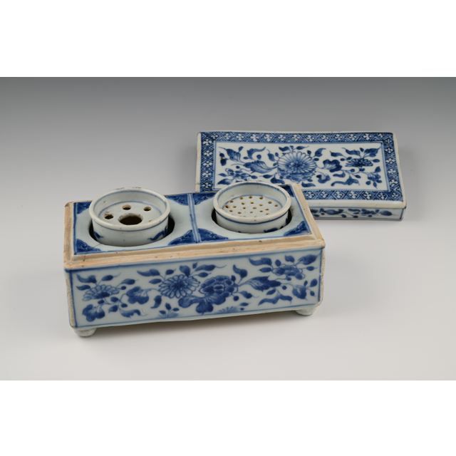 A rare Chinese porcelain inkwell
