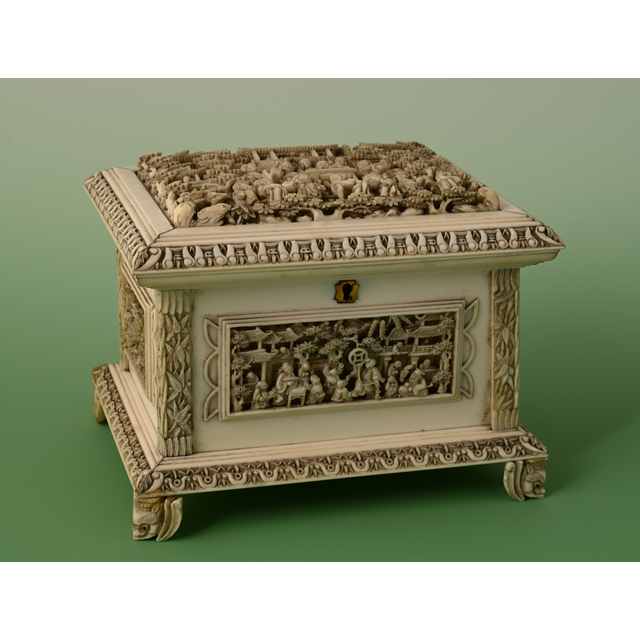 A Chinese ivory jewellery box