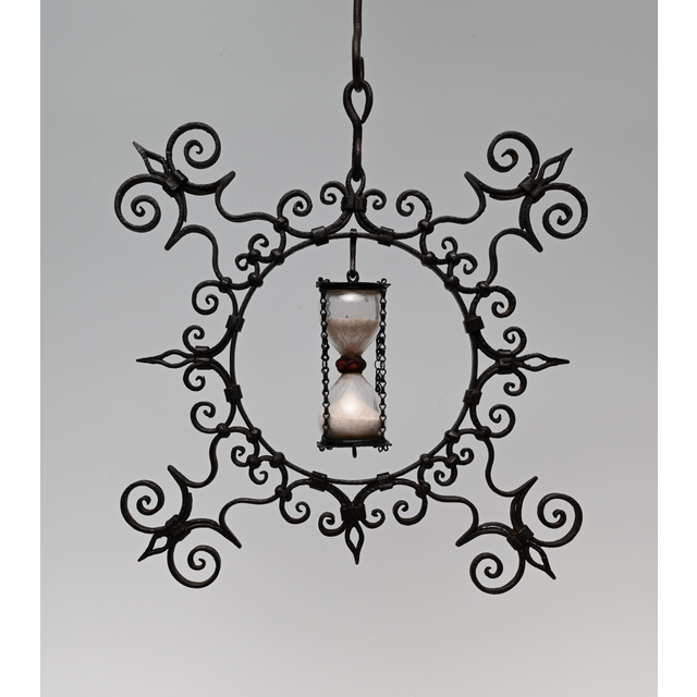 A unique hourglass