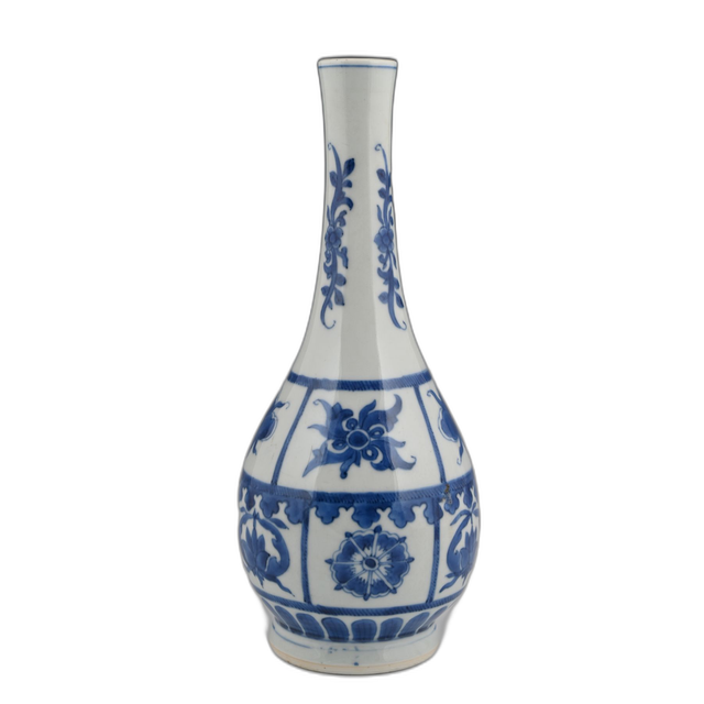 A Chinese porcelain vase