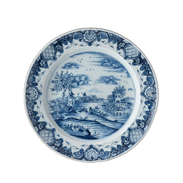 A beautiful Delftware dish