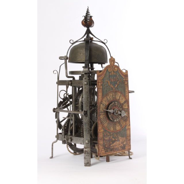 Een Zuid-Duitse ijzeren renaissance wandklok met wekkerwerk, gedateerd 1608