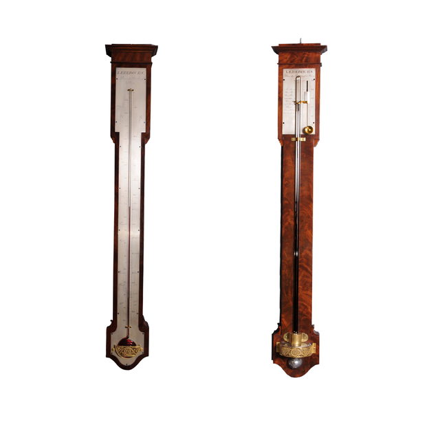 Een Franse mahoniehouten wandthermometer en barometer van Charles X (een paar), door Lerebours, circa 1835