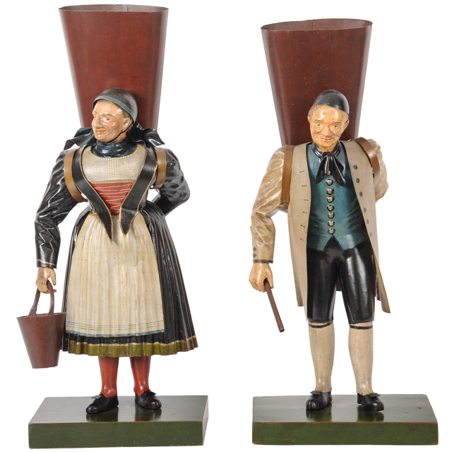 Een paar Duitse Zwarte Woud polychroom metalen figuren, omstreeks 1840