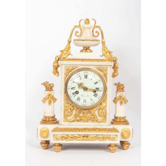 Attractive Louis XVI White Marble Mantel Clock with Ormolu Mounts, circa 1780