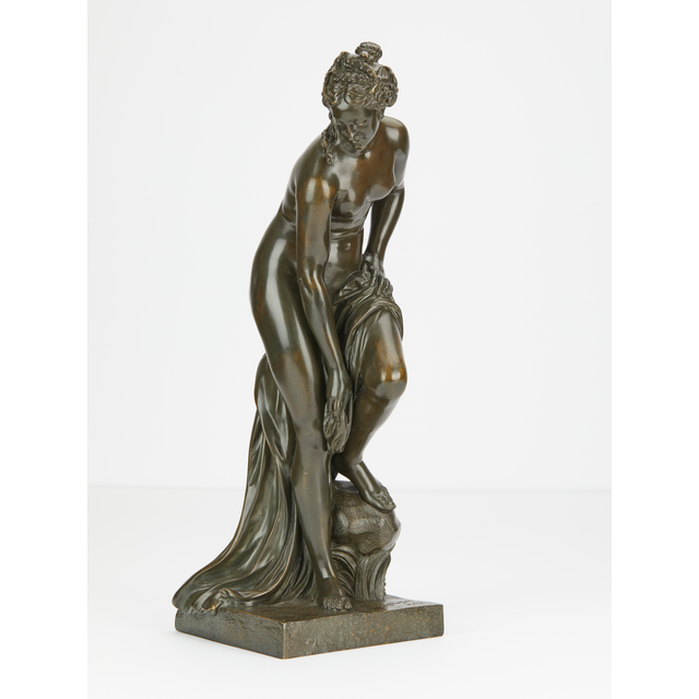 Elegante naakte bronzen standbeeld