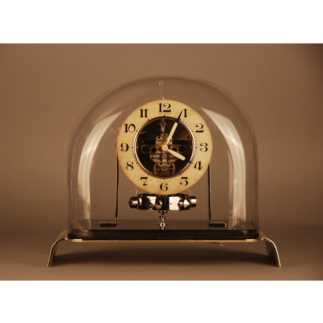 M134 Atmos Reutter 'Radiologie' PO1,  skeleton dial and glass dome, J.L. Reutter nr. 2253, France ca. 1930.