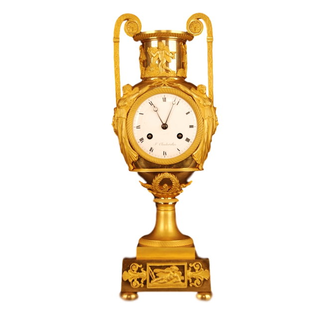 PV05 Vaseshape mantelclock with gilt case