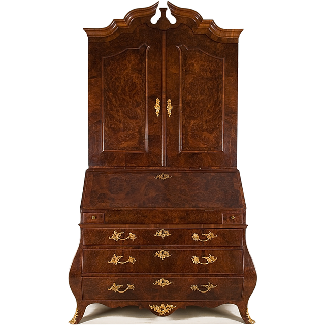 Een Louis XV Wortelnoten Topbureau