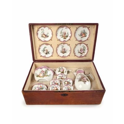 A Meissen Tea and coffee service in a later leather case