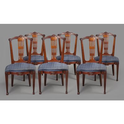 Een set van zes Louis Seize eetkamerstoelen