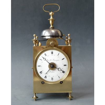 Franse Capucine klok met datum aanwijzing, kwartierslag op twee bellen, c. 1820.