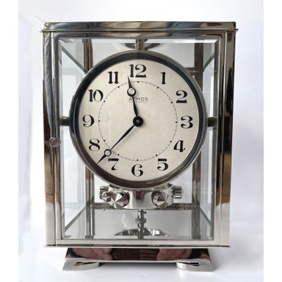 Een nikkelen Atmos klok, Reutter, no 8858 Frankrijk ca.1930.