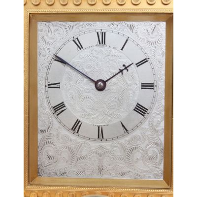 Een Engels gegraveerd 'Cole type' verguld tafelklokje, Manoah Rhodes, circa 1860