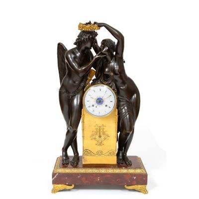Een belangrijke Franse Empire sculpturale pendule ‘Amor en Psyche’, Claude Michallon, circa 1800