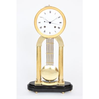 Een grote messing skeletregulateur attr. Hubert Sarton, circa 1820.